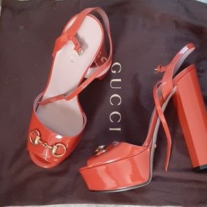 Never worn They were a gift but they are too small